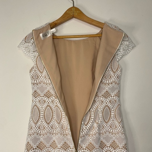 Eliza J White Eyelet Sheath Elegant Lace Mini Dress Bridal Shower 0P Petite - Picture 15 of 16